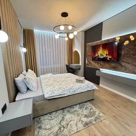 Two Bedroom Apartment In The Center, With Parking, Address Avram Iancu 32 Chisinau Ngoại thất bức ảnh