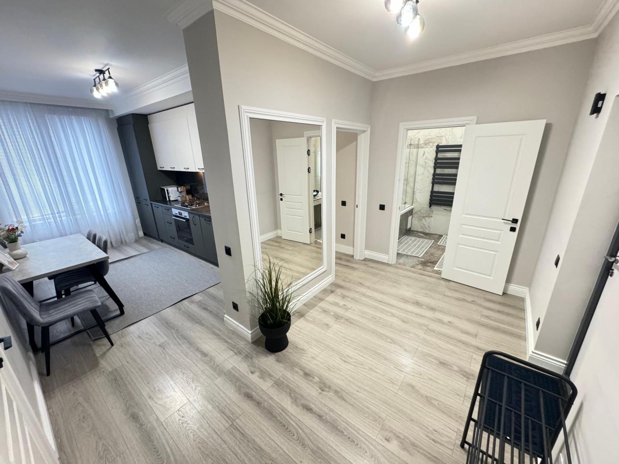 Two Bedroom Apartment In The Center, With Parking, Address Avram Iancu 32 Chisinau Ngoại thất bức ảnh