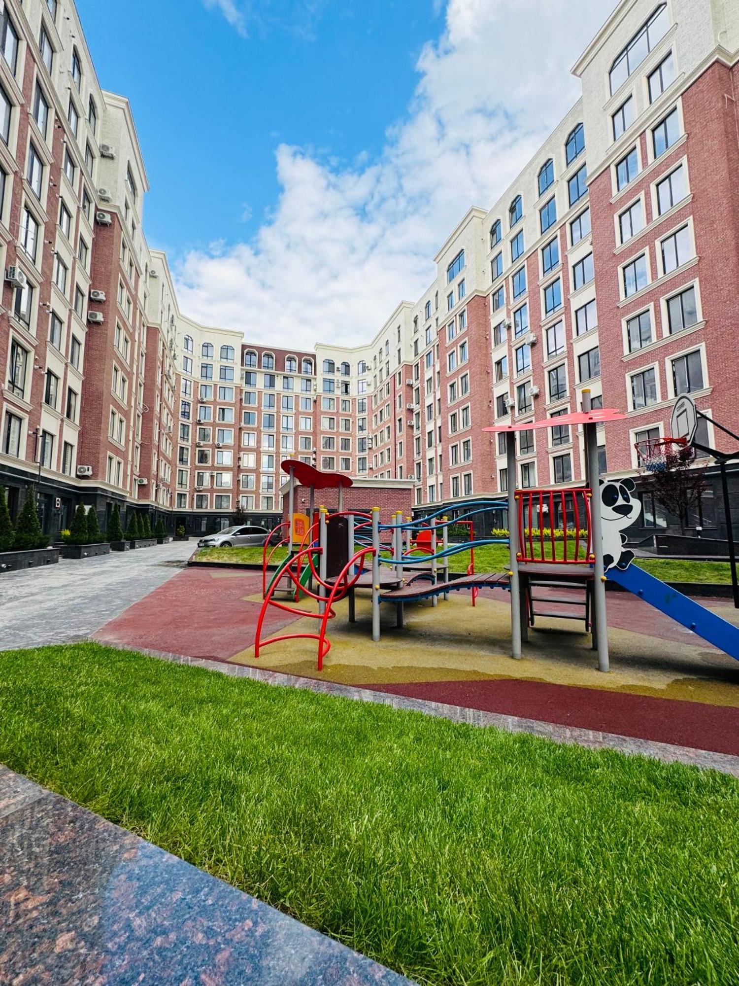 Two Bedroom Apartment In The Center, With Parking, Address Avram Iancu 32 Chisinau Ngoại thất bức ảnh